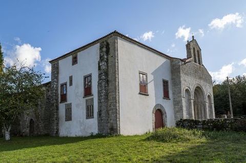 Junto a la iglesia de Diomondi está el antiguo palacio de verano de los obispos de Lugo, futuro albergue del Camino de Invierno