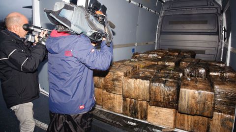 Fardos de cocaína incautados en el narcosubmarino que se hundió en la ria de Aldán