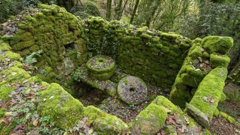Algunas construcciones todavía albergar viejas piedras de moler