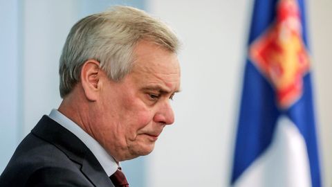 El primer ministro Antti Rinne, poco después de presentar su renuncia al presidente de Finlandia