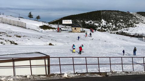 Esquiadores en la estacin de Pajares