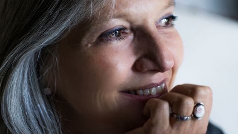 Selma Ancira es traductora de literatura rusa y de literatura griega moderna. Ha traducido a Pushkin, Dostoievski, Bunin, Bulgákov o a Pasternak, así como a Seferis, Ritsos, Kampanelis o María Iordanidu. Este año ha recibido el Premio de Traducción Literaria