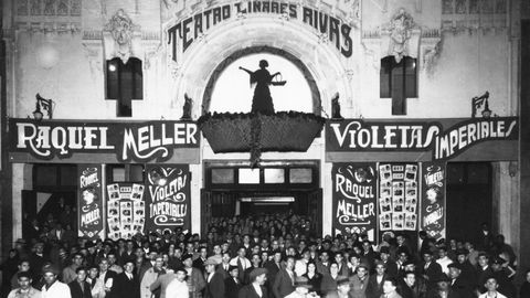 El antiguo Teatro Linares Rivas es una de las joyas perdidas del modernismo coruñés que ya solo podemos ver en fotos como esta 