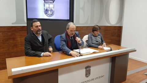 Los concejales del PSOE de Oviedo Ricardo Fernndez, Wenceslao Lpez y Ana RIvas