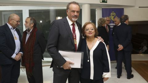 Cristina García Rodero, con el presidente de la Academia, Manuel Quintana Martelo