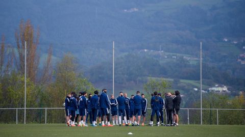 Los jugadores del Real Oviedo en las instalaciones Tensi, en la temporada 19/20