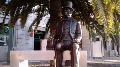 Estatua de Hans Christian Andersen en Málaga