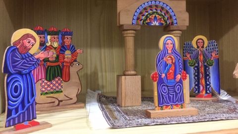 En la capital de Armenia, Ereván, adquirió Antía López este colorido nacimiento