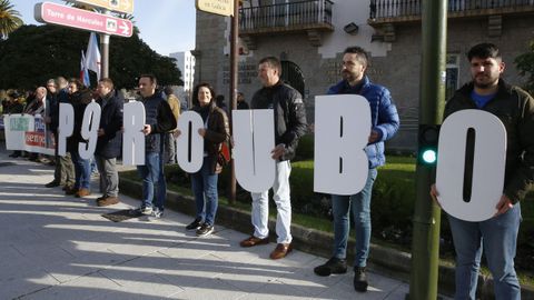 Concentracion del BNG ante la Delegacion del Gobierno contra la subida de los peajes de la AP-9