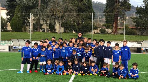 Borja Sánchez,´con los niños y niñas del campamento