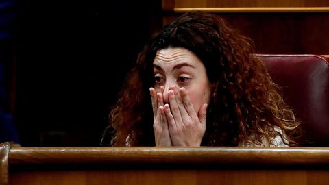 Aina Vidal (En Com Podem), emocionada tras la mencin de Pablo Iglesias durante su intervencin. La diputada no asisti a la sesin del domingo por causa de la grave enfermedad que sufre
