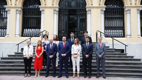 El nuevo equipo de gobierno en la toma de posesión de los consejeros