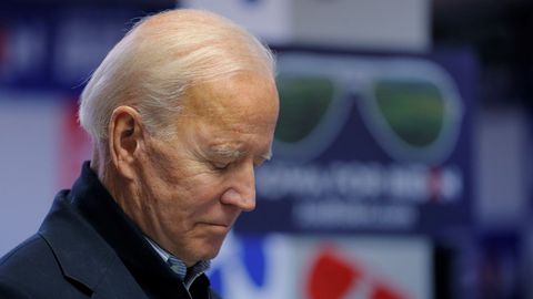El escandalo tiene lugar mientras Joe Biden se lanza a buscar a su compañera de candidatura