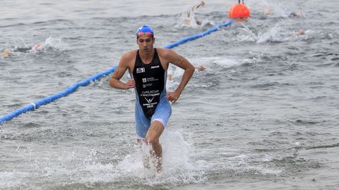 Un deportista total: carrera a pie, disparo con pistola láser, natación, hípica y esgrima