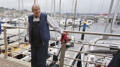 El Rey emrito Juan Carlos I visit el puerto deportivo de Sanxenxo para participar en una regata en mayo de 2016