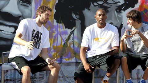 Gasol, Bryant y Ricky Rubio presentando en Barcelona en el 2010 el espectáculo Shot Faster