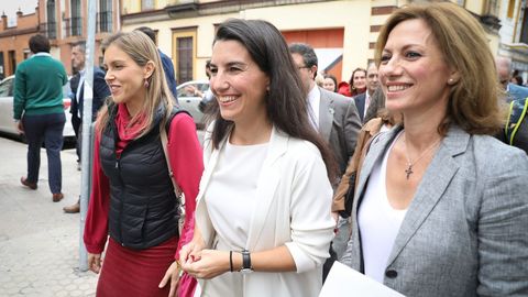 La presidenta de Vox Madrid, Rocío Monasterio, tras atender a los medios a las puertas del Centro Mena en Sevilla el pasado mes de noviembre