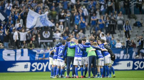 Los jugadores del Oviedo celebran la victoria ante el Albacete