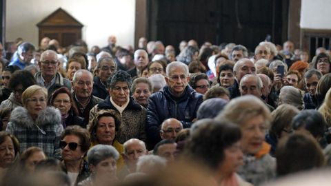 El primer San Blas en la iglesia de A Régoa fue multitudinario