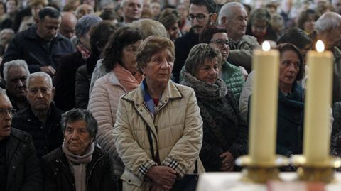 Los fieles llenaron la iglesia de A Régoa en la primera misa de San Blas que se celebra fuera de San Vicente