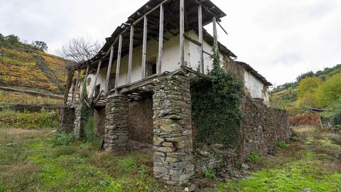 La casa de la Abadía, antigua residencia de los párrocos de Abeleda, está hoy en ruinas
