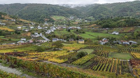 Otra vista de la localidad de Abeleda desde el Camiño da Costiña