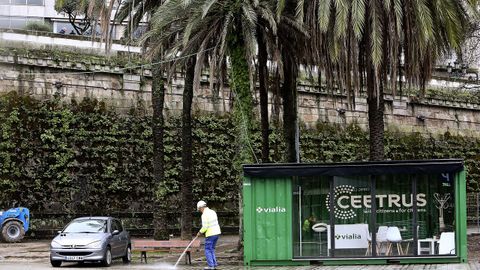 La oficina móvil acaba de moverse otra vez resituándose dentro de la plaza