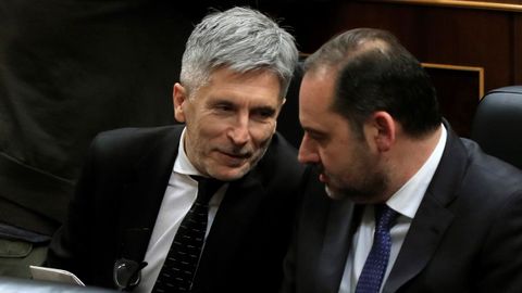 Fernando Grande-Marlaska y José Luis Ábalos, este martes, en el Congreso