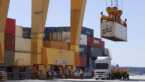 El objetivo es llegar a mover en torno a un millón de contenedores al año desde Caneliñas