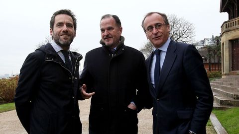 Imagen del pasado 23 de enero. Borja Smper, expresidente del PP de Guipzcoa, Carlos Iturgaiz, entonces expresidente del PP vasco y Alfonso Alonso, presidente del PP vasco