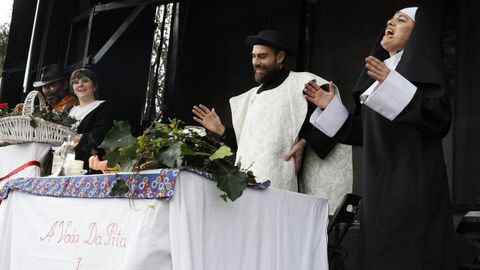 Risas e ironía en la Voda da Pita en As Eiroás