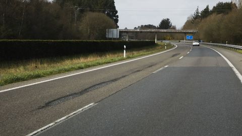 Baches en el entorno de la salida y entrada de Outeiro de Rei y hacia Rábade
