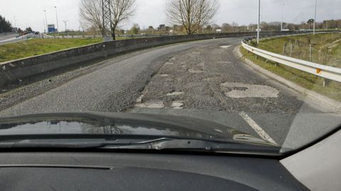 Acceso de la A-6, en sentido A Coruña, desde la carretera de A Fonsagrada