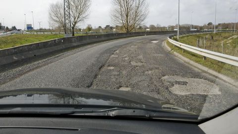 Acceso de la A-6, en sentido A Coruña, desde la carretera de A Fonsagrada