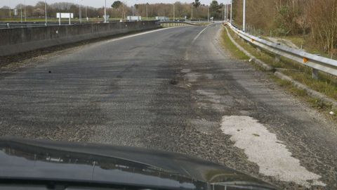 Acceso de la A-6, en sentido A Coruña, desde la carretera de A Fonsagrada