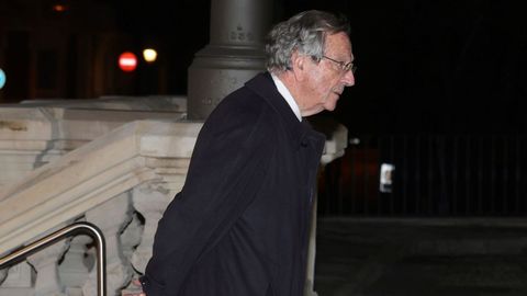 El arquitecto Rafael Moneo a su llegada al funeral del empresario Plácido Arango, fallecido el pasado 17 de febrero a los 88 años, este miércoles en los Jerónimos, en Madrid. EFE/JUANJO MARTÍN