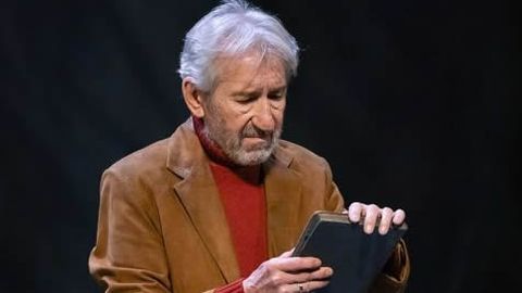 José Sacristán protagoniza «Señora de rojo sobre fondo gris»