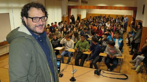 Dani de la Torre, en una charla en el instituto de enseñanza secundaria Río Cabe