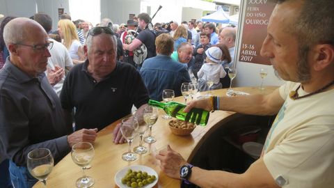 Un puesto de venta de vino en una edición anterior de la feria quiroguesa