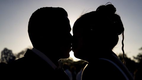 Tras el «felices para siempre» del enamoramiento, la convivencia puede reforzar o romper parejas