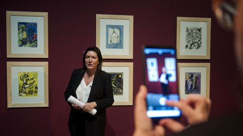 La experta en la figura de Chagall Dolores Durán Úcar, durante la presentación de la exposición de la obra gráfica del artista de origen ruso