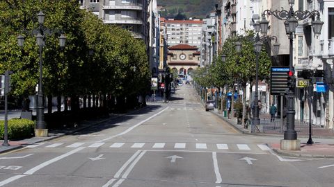 La calle Uria, arteria principal de la ciudad de Oviedo 