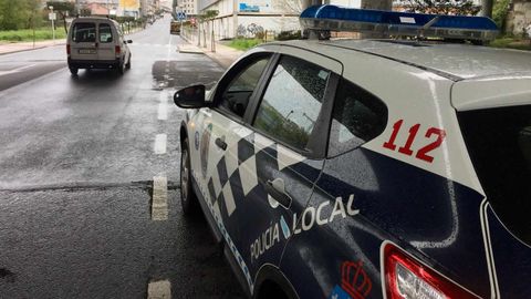 Polica Local de Narn en la rotonda de Freixeiro preparada para realizar controles e identificaciones