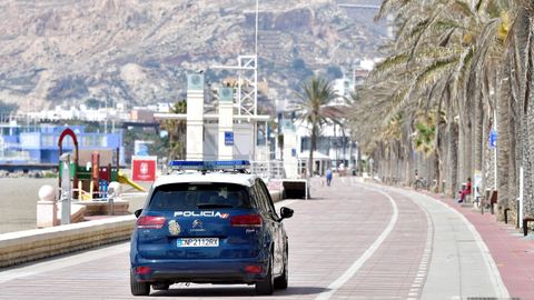 La Policía Nacional patrullando por Almería
