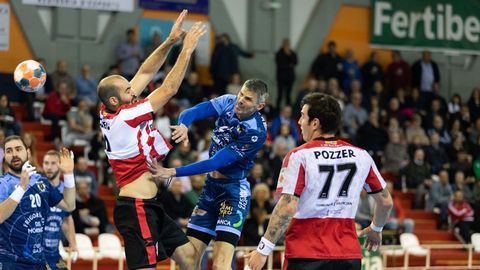 Imagen del partido entre el Puerto Sagunto y el Frigoríficos Morrazo Cangas