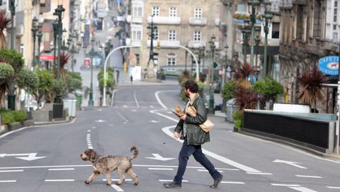 La calle Urzaiz de Vigo, casi vacía