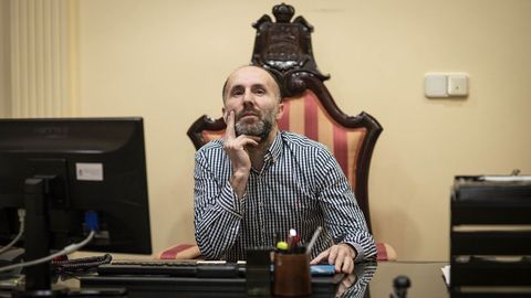 Gonzalo Pérez Jácome, alcalde de Ourense, en su despacho
