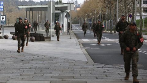 Despliegue de la Brilat por las calles de Santiago