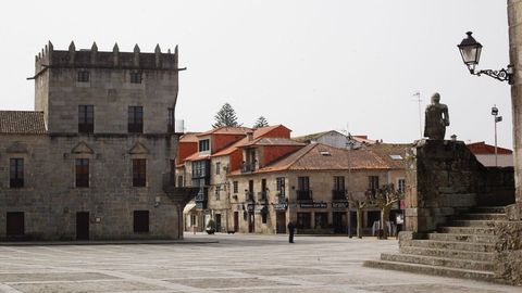 Plaza de Fefiñáns de Cambados, vacía