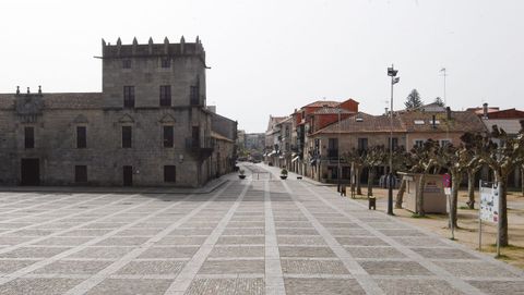 Plaza de Fefiñáns de Cambados, vacía